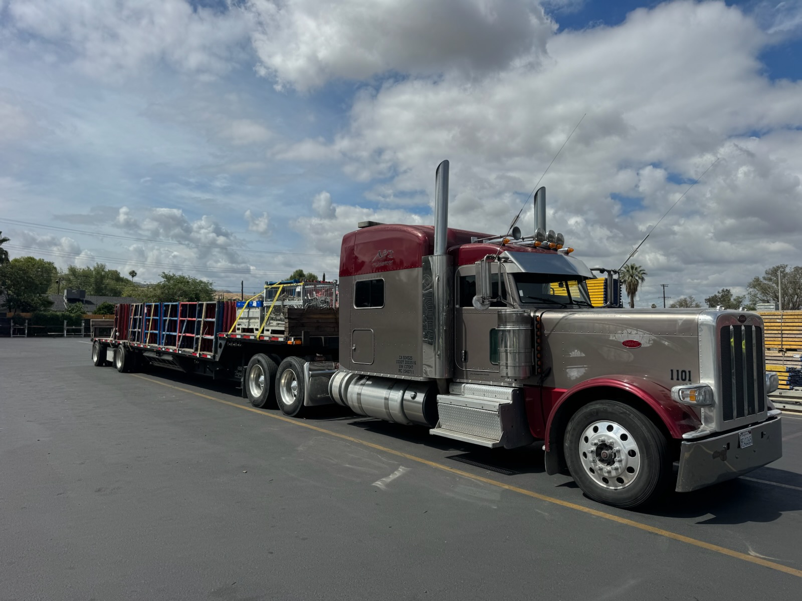 Peterbilt 389 Heavy Haul Sleeper Semi (Unit #1101)